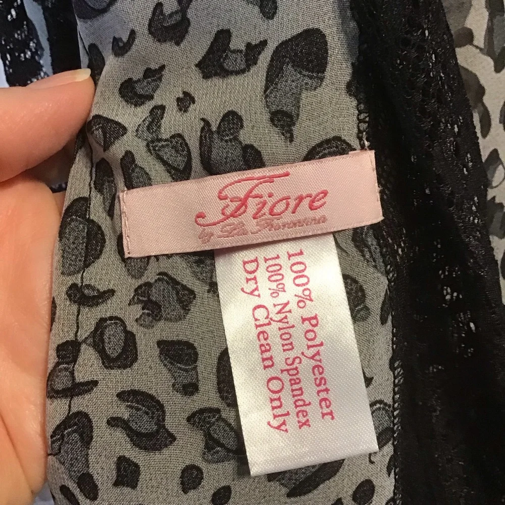 FIORE BY LA FIORENTINA Chic Black Lace and Leopard Print Scarf Wrap
